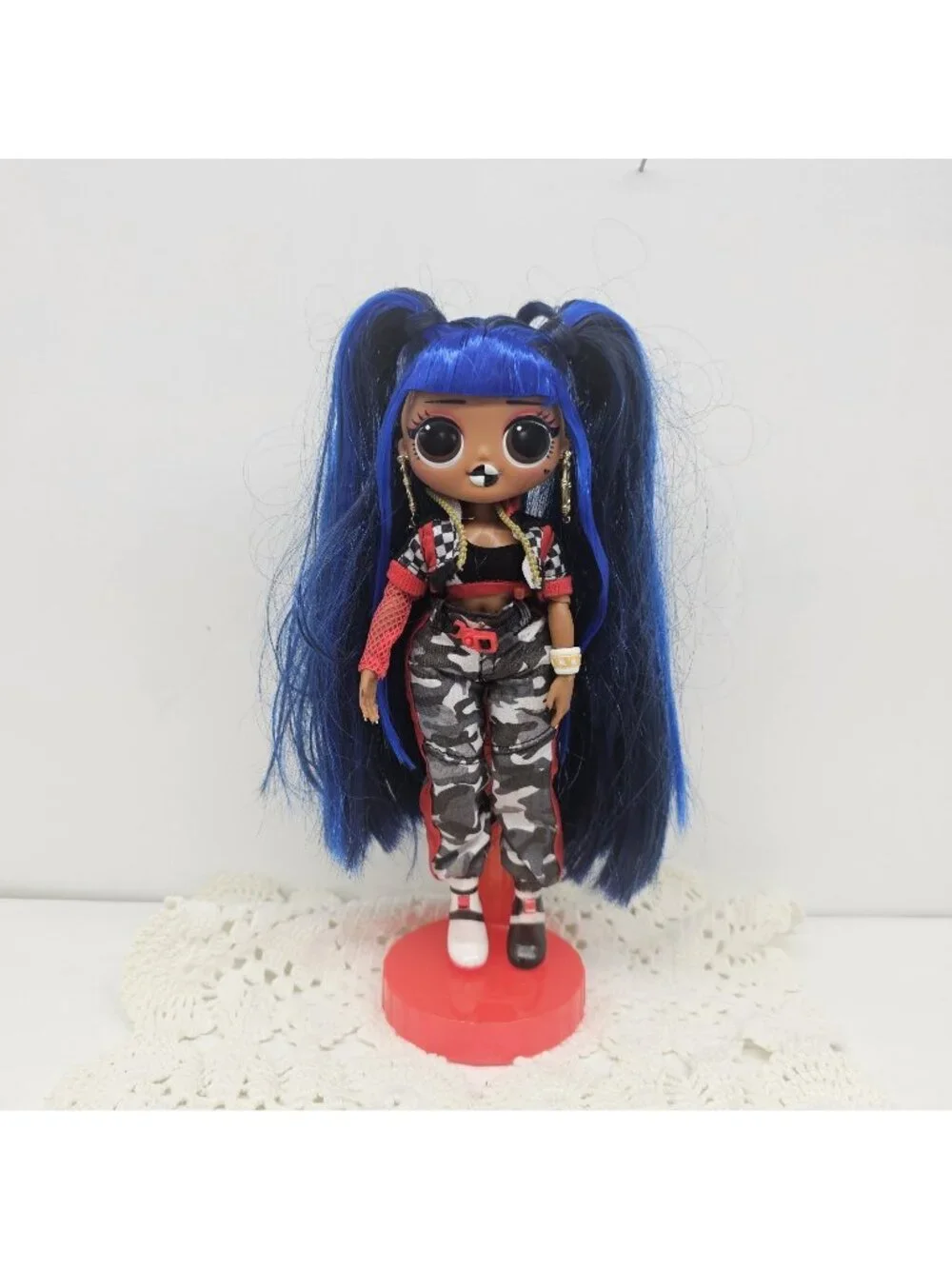 LOL Surprise OMG Downtown B.B. Fashion Doll Blue Hair Camo Outfit MGA